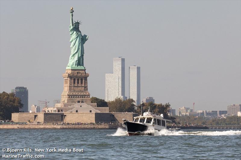avandra (Pleasure craft) - IMO , MMSI 338477181 under the flag of USA