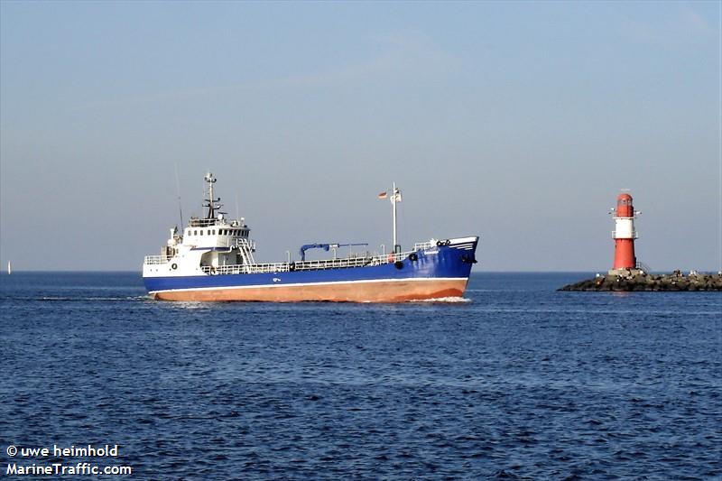 elizabeth iii (Oil Products Tanker) - IMO 5124265, MMSI 377901049, Call Sign J8QK2 under the flag of St Vincent & Grenadines