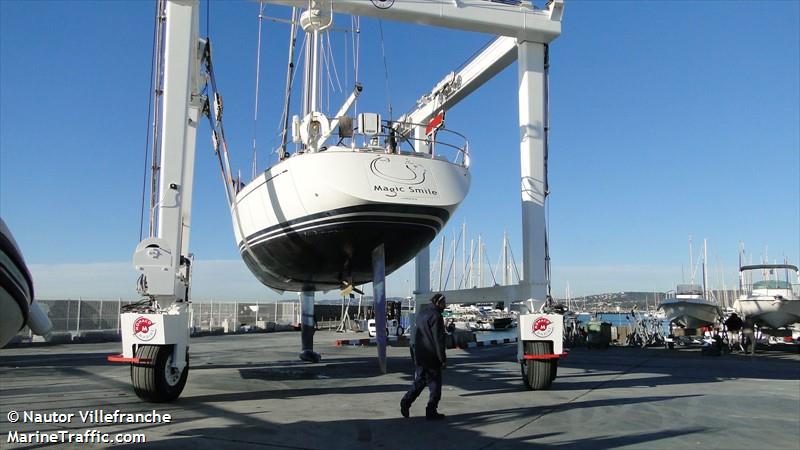 magic smile (Sailing vessel) - IMO , MMSI 235019328, Call Sign MFFW9 under the flag of United Kingdom (UK)