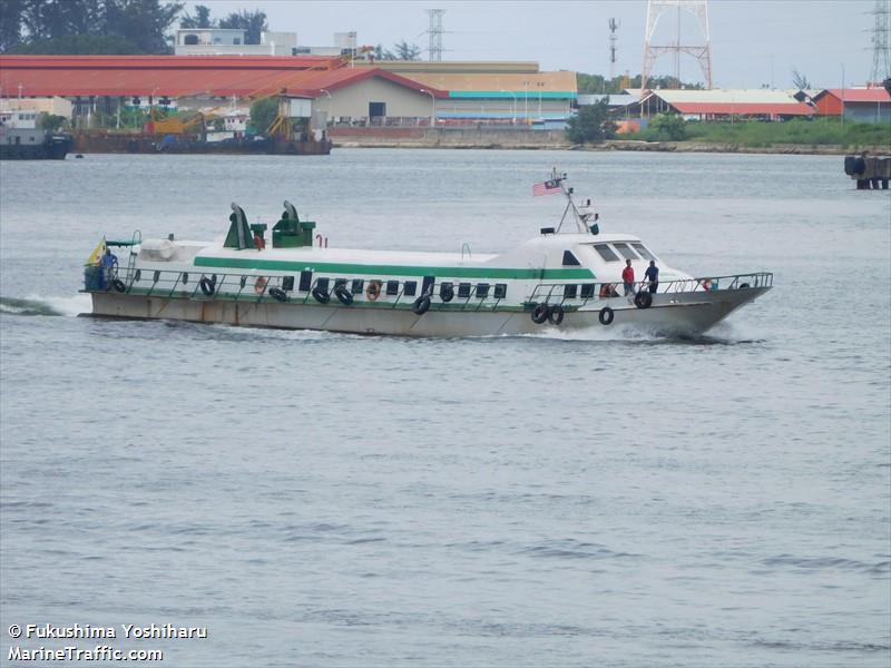 suria express (Passenger ship) - IMO , MMSI 508111159, Call Sign V8V2041 under the flag of Brunei