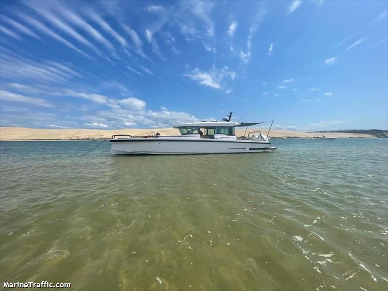 la pirogue (Pleasure craft) - IMO , MMSI 228182730 under the flag of France