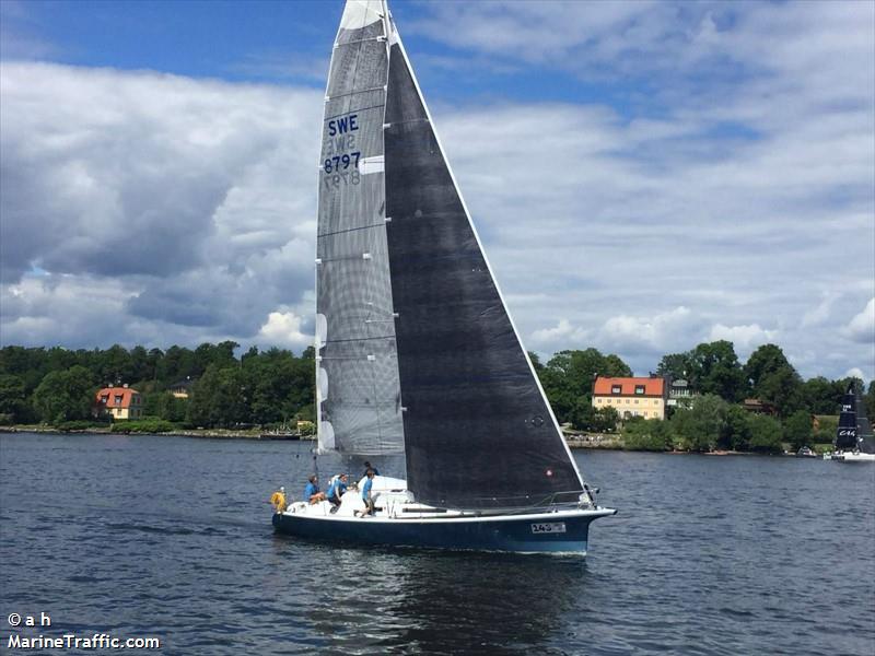 siren (Sailing vessel) - IMO , MMSI 265510130, Call Sign SB4940 under the flag of Sweden