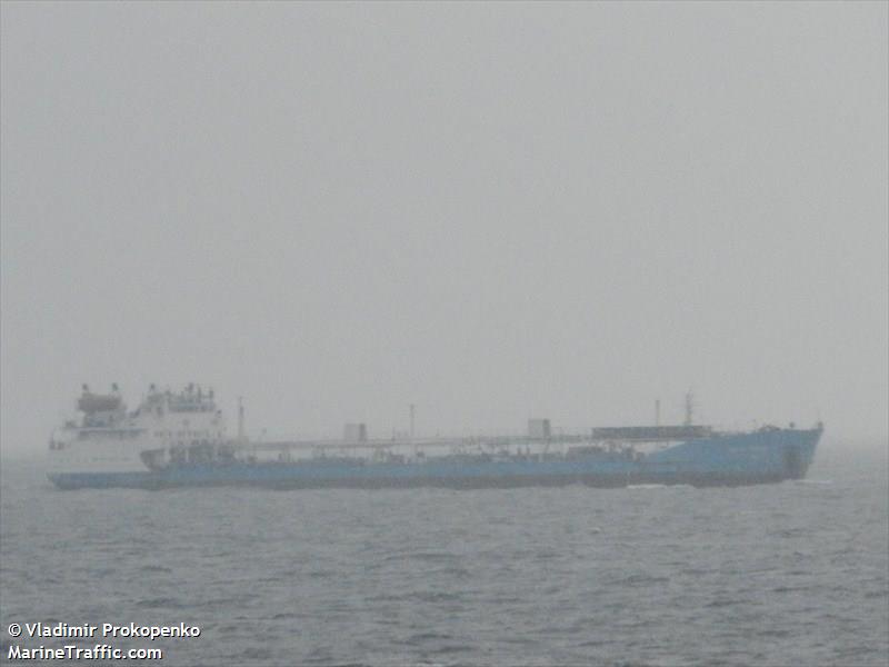 volgoneft-141 (Oil Products Tanker) - IMO 8863020, MMSI 273342400, Call Sign UHZX under the flag of Russia