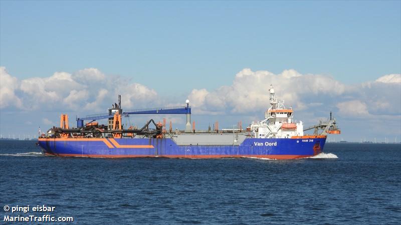 ham 316 (Hopper Dredger) - IMO 9160449, MMSI 352002805, Call Sign 3E5092 under the flag of Panama