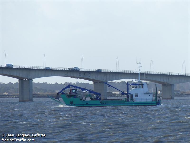 trezence (Hopper Dredger) - IMO 9098359, MMSI 227313860, Call Sign FW8662 under the flag of France