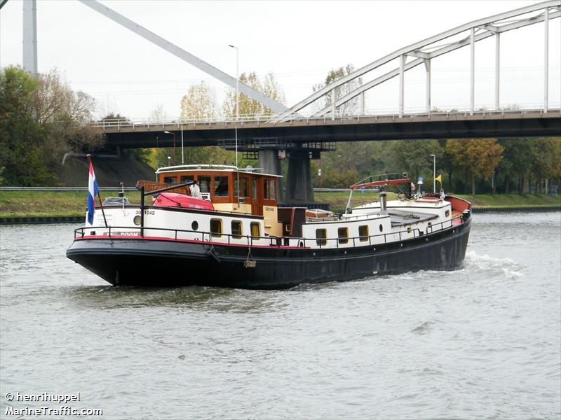 eendracht (Passenger ship) - IMO , MMSI 244700102, Call Sign PC2263 under the flag of Netherlands