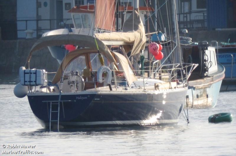 halcyon (Sailing vessel) - IMO , MMSI 235085525, Call Sign MDZJ8 under the flag of United Kingdom (UK)