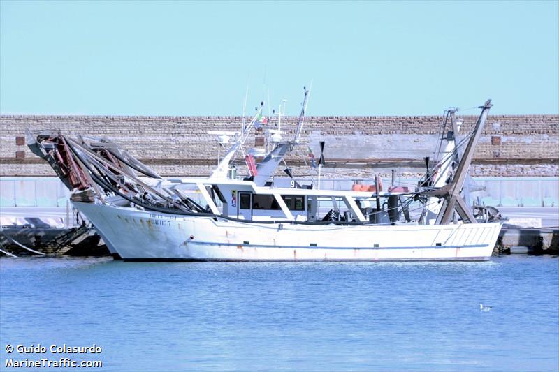 tre fratelli (Fishing vessel) - IMO , MMSI 247102940, Call Sign IKBT2 under the flag of Italy