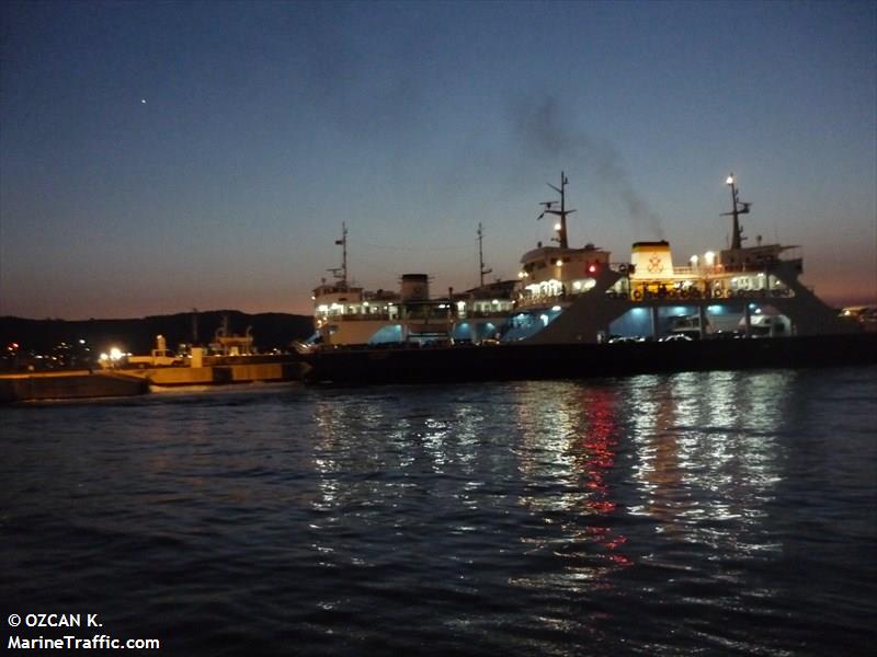 lapseki (Passenger ship) - IMO , MMSI 271010152, Call Sign TCBY4 under the flag of Turkey