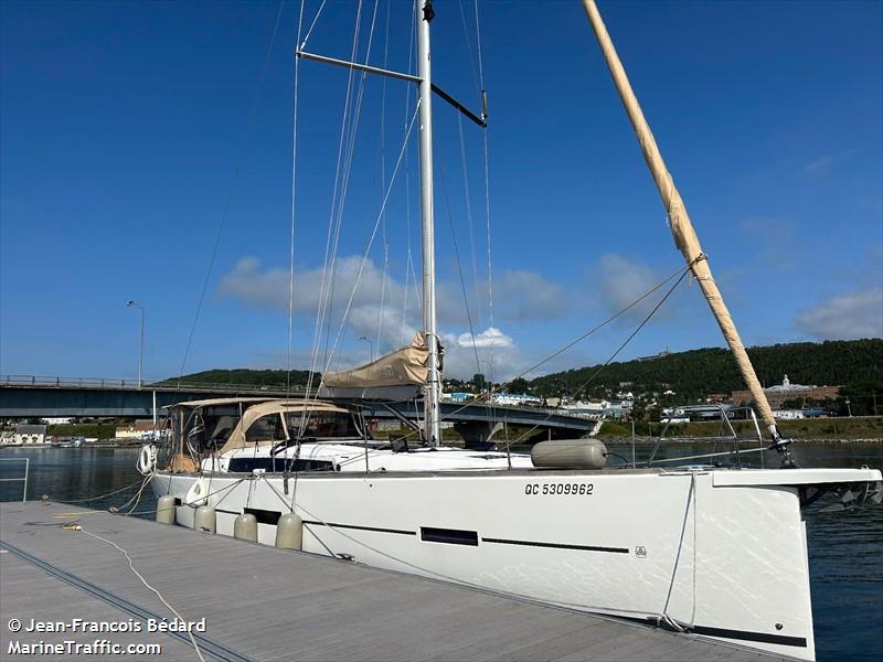 vol de nuit (Sailing vessel) - IMO , MMSI 316032974 under the flag of Canada