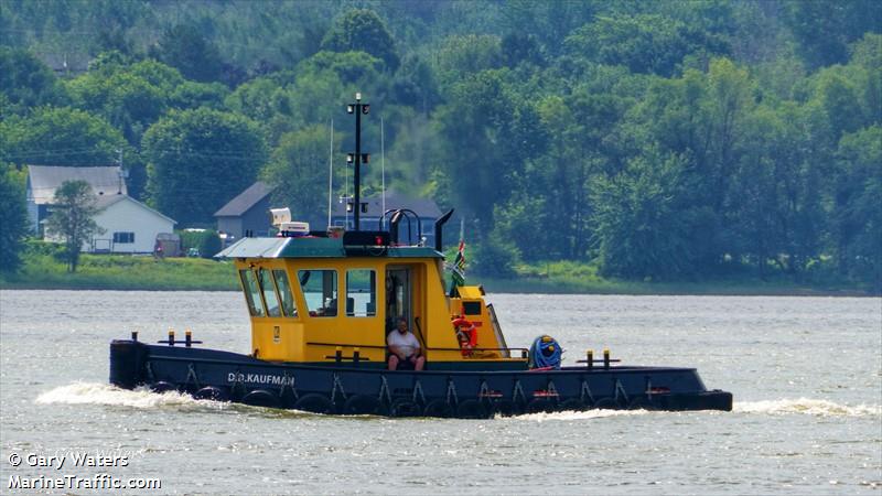 d.d. kaufman (Tug) - IMO , MMSI 316051525 under the flag of Canada