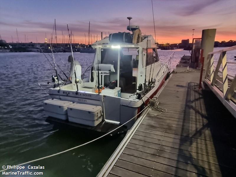 sur la route (Pleasure craft) - IMO , MMSI 227712610, Call Sign FGF315 under the flag of France