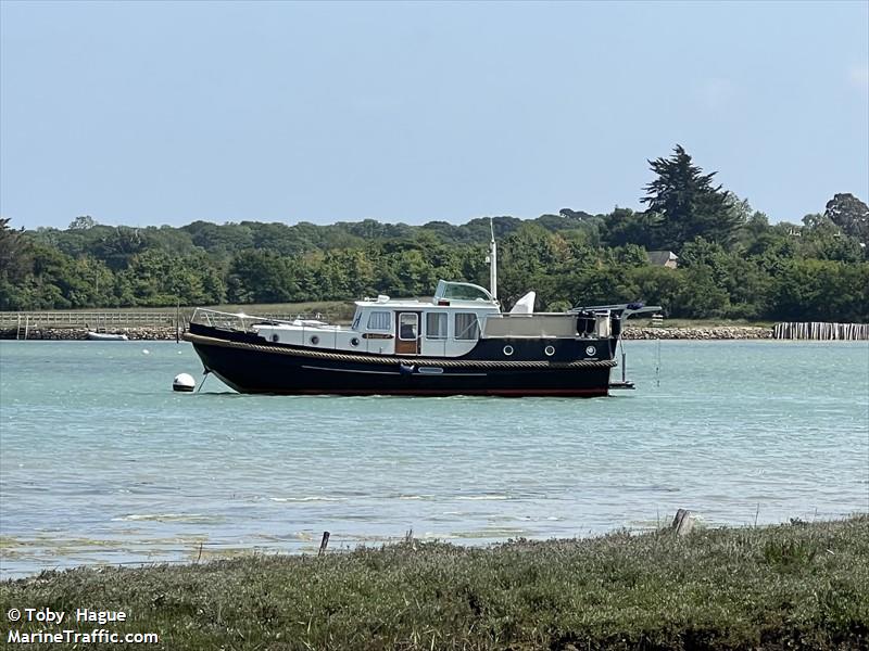 halle (Pleasure craft) - IMO , MMSI 232050616, Call Sign MOHU8 under the flag of United Kingdom (UK)