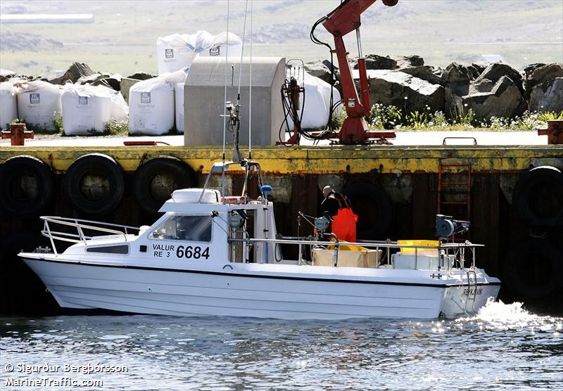 valur (Fishing vessel) - IMO , MMSI 251842840, Call Sign 6684 under the flag of Iceland