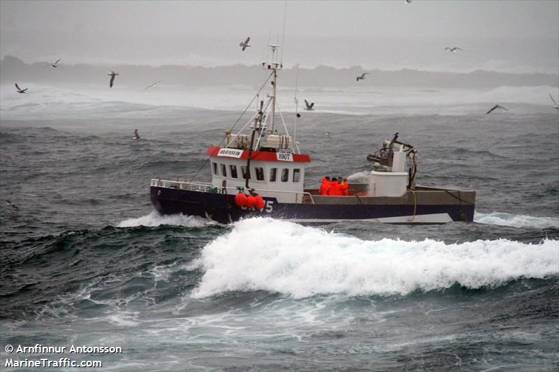 hraunsvik gk-75 (Fishing vessel) - IMO , MMSI 251222740, Call Sign 1907 under the flag of Iceland