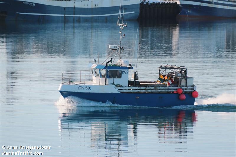 byr (Fishing vessel) - IMO , MMSI 251541540, Call Sign 1925 under the flag of Iceland