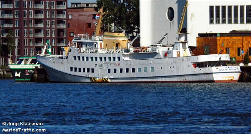 the majestic (Passenger Ship) - IMO 7211440, MMSI 511101131, Call Sign T8A4391 under the flag of Palau