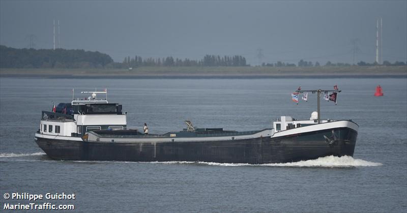 two rivers (Cargo ship) - IMO , MMSI 244000389, Call Sign PE2176 under the flag of Netherlands