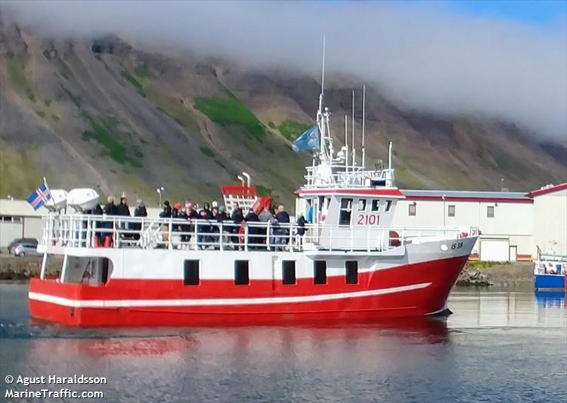 olver (Passenger ship) - IMO , MMSI 251253540, Call Sign TFMP under the flag of Iceland