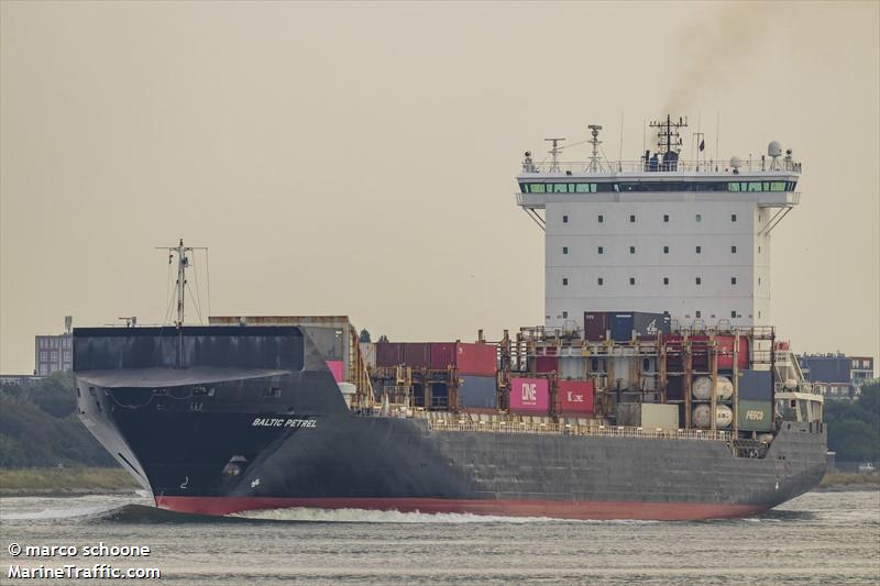 baltic petrel (Container Ship) - IMO 9313216, MMSI 563183700, Call Sign 9V8689 under the flag of Singapore