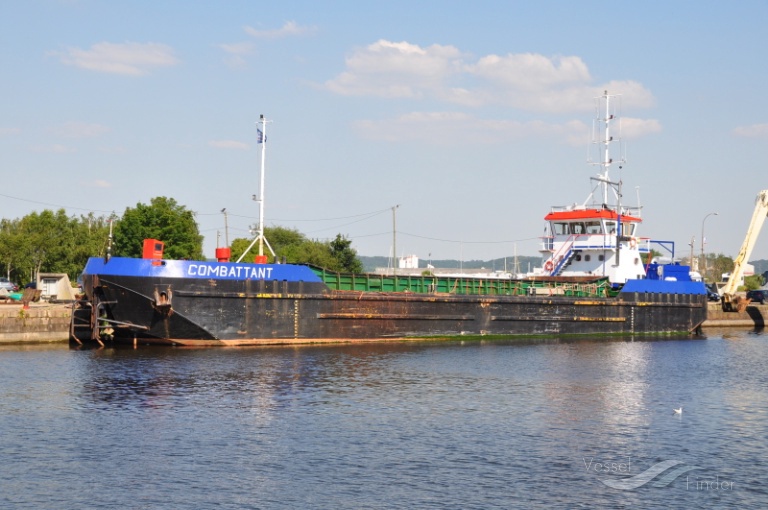 combattant (Motor Hopper) - IMO 9028342, MMSI 227007320, Call Sign FU5826 under the flag of France