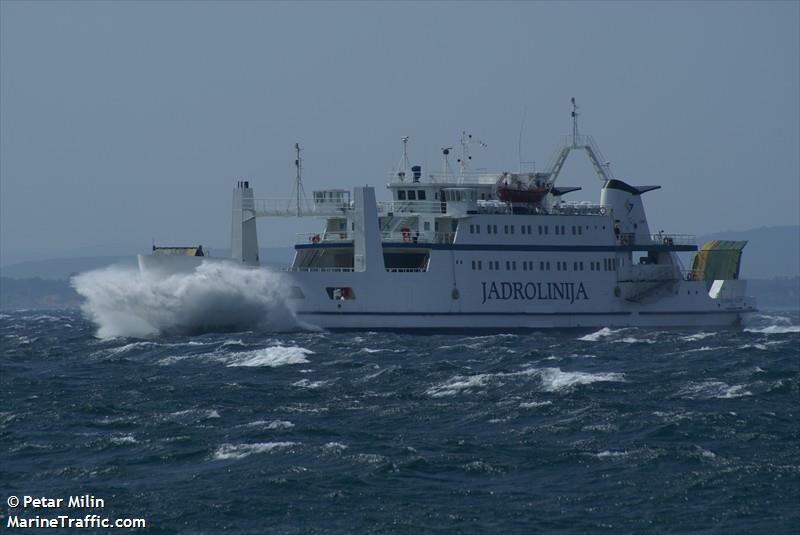 vladimir nazor (Passenger/Ro-Ro Cargo Ship) - IMO 8108406, MMSI 238113240, Call Sign 9A2171 under the flag of Croatia