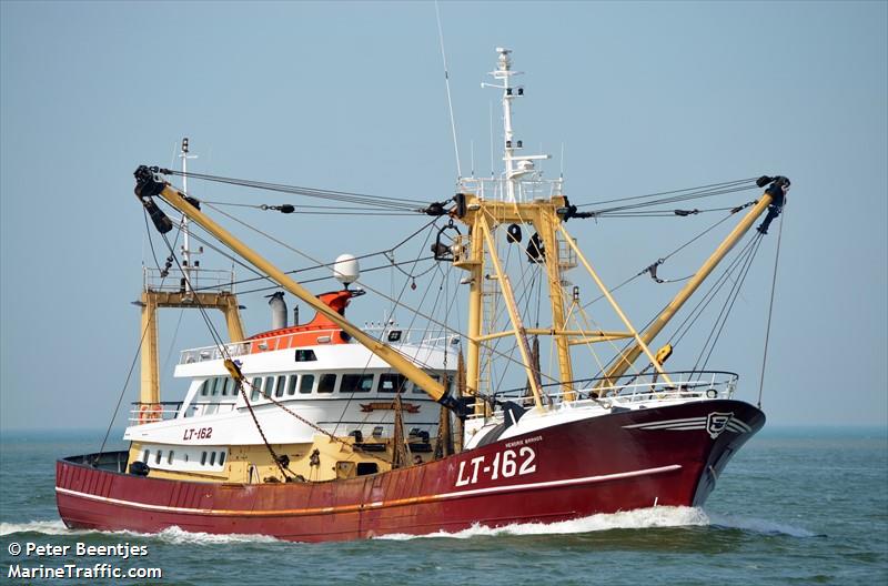 uk161 hendrik brands (Fishing Vessel) - IMO 8205840, MMSI 244130992, Call Sign PDGL under the flag of Netherlands