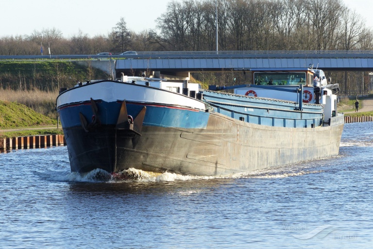 res nova (Cargo ship) - IMO , MMSI 244670228, Call Sign PE3919 under the flag of Netherlands