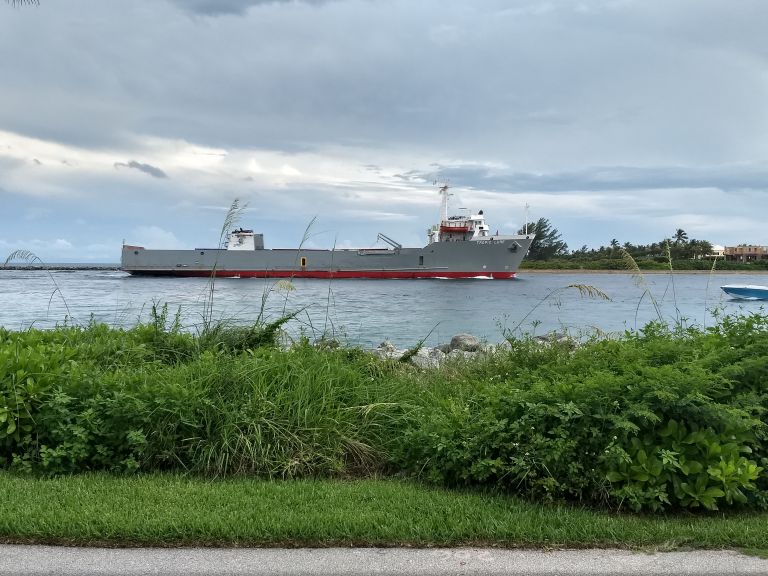 tropic lure (General Cargo Ship) - IMO 8204171, MMSI 377912000, Call Sign J8PD under the flag of St Vincent & Grenadines