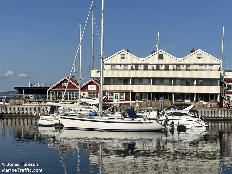 lazy eight (Sailing vessel) - IMO , MMSI 265533840, Call Sign SC3180 under the flag of Sweden