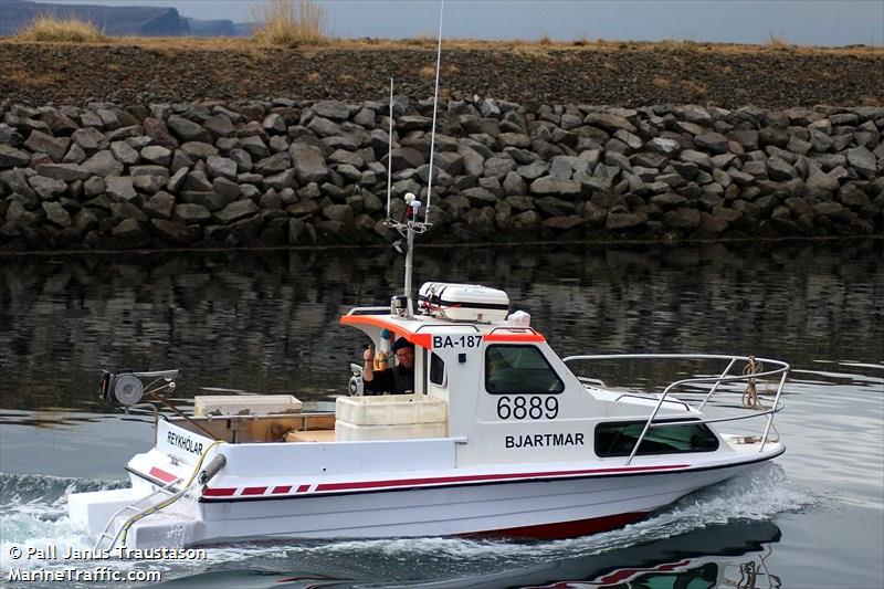 perla th33 (Fishing vessel) - IMO , MMSI 251842640, Call Sign 6889 under the flag of Iceland