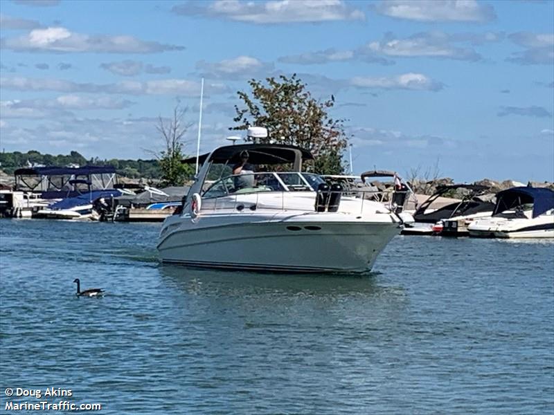 l o b l (Pleasure craft) - IMO , MMSI 316044805, Call Sign VAA2004 under the flag of Canada