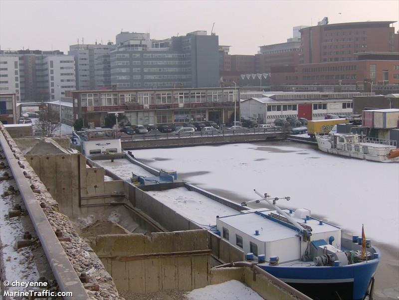 zwaluw (Cargo ship) - IMO , MMSI 244650792, Call Sign PD9033 under the flag of Netherlands