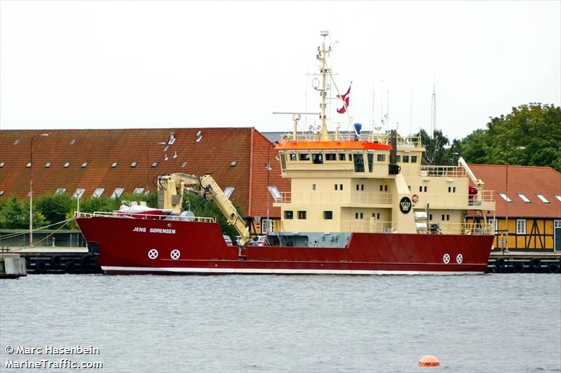 vestland explorer (Buoy/Lighthouse Vessel) - IMO 9080950, MMSI 231883000, Call Sign OZ2213 under the flag of Faeroe Islands