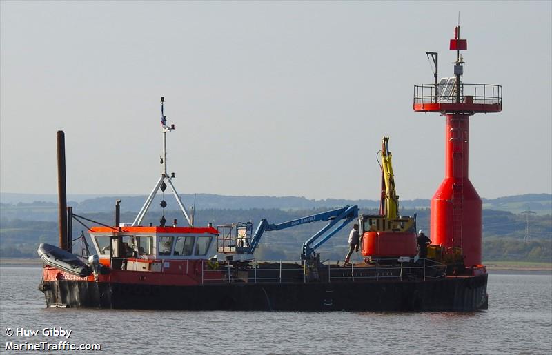 riparian (Dredging or UW ops) - IMO , MMSI 232045849, Call Sign MNAS8 under the flag of United Kingdom (UK)