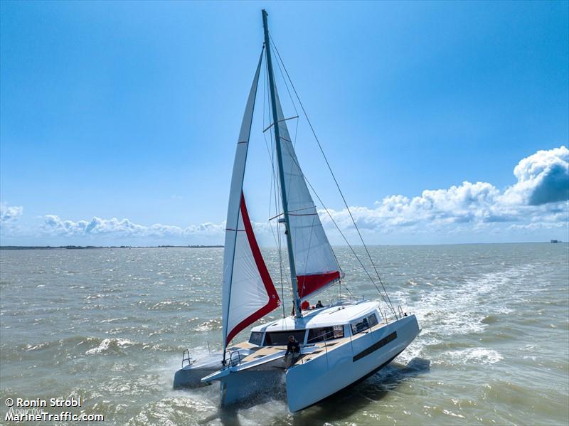 makani (Sailing vessel) - IMO , MMSI 269119050, Call Sign HBY5947 under the flag of Switzerland