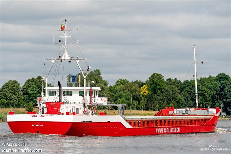 flying spur (General Cargo Ship) - IMO 9085455, MMSI 341250001, Call Sign V4KW5 under the flag of St Kitts & Nevis