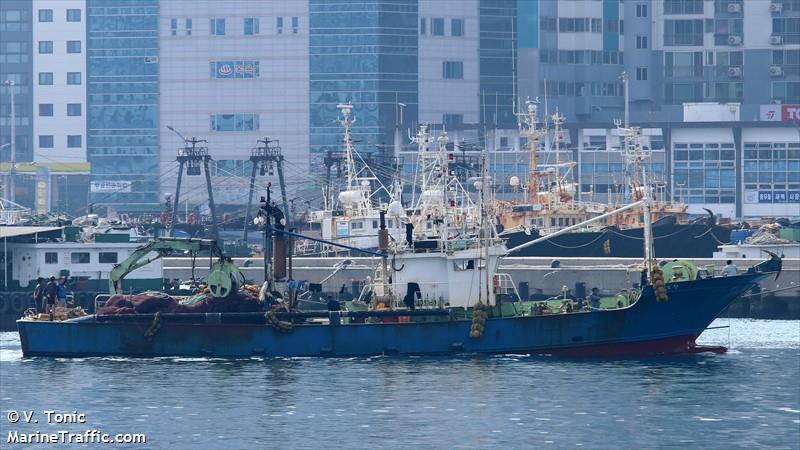11 mochang (Fishing vessel) - IMO , MMSI 440705700, Call Sign 303 under the flag of Korea