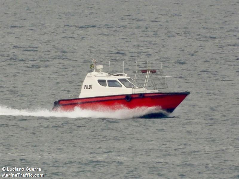 pilot boat v (Pilot) - IMO , MMSI 710005232, Call Sign PU6587 under the flag of Brazil
