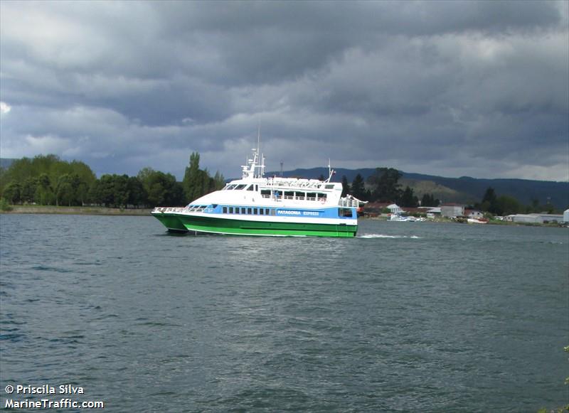 buzo sobenes (Passenger ship) - IMO , MMSI 725001218, Call Sign CCBS under the flag of Chile