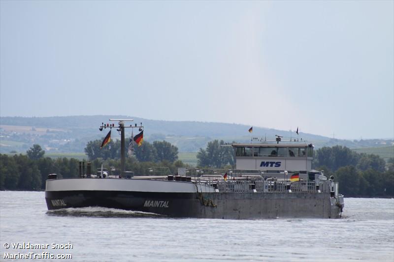 maintal (Tanker) - IMO , MMSI 211450430, Call Sign DC2641 under the flag of Germany