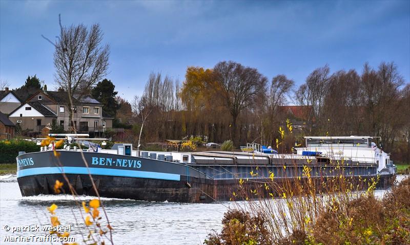 memphis (Cargo ship) - IMO , MMSI 227095780, Call Sign FM4567 under the flag of France