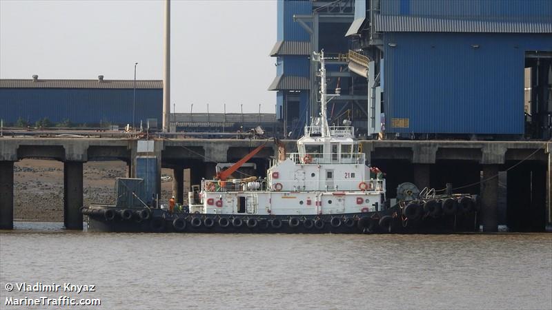 dolphin no.21 (Tug) - IMO 9626792, MMSI 419000410, Call Sign AVPO under the flag of India