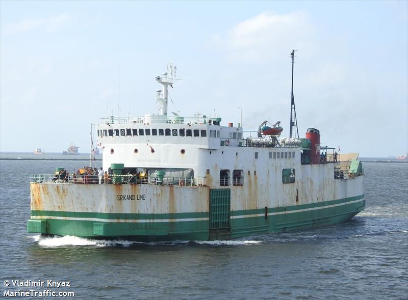 srikandi lines (Passenger/Ro-Ro Cargo Ship) - IMO 8216825, MMSI 525015268, Call Sign YHLP under the flag of Indonesia