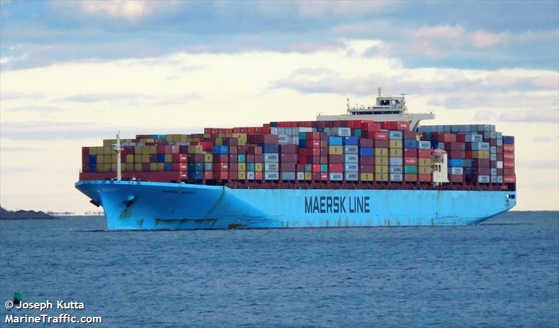 maersk seville (Container Ship) - IMO 9299927, MMSI 563000700, Call Sign 9V5243 under the flag of Singapore