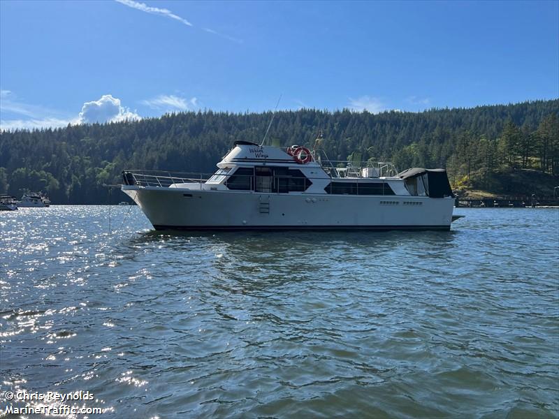 water wings (Pleasure craft) - IMO , MMSI 316040482 under the flag of Canada