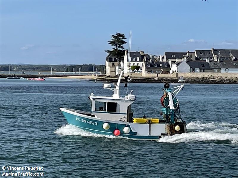 fv kerz atao (Fishing vessel) - IMO , MMSI 227587850, Call Sign FS5492 under the flag of France