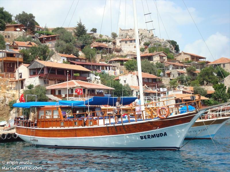 bermuda (Passenger ship) - IMO , MMSI 271040679, Call Sign TC8466 under the flag of Turkey