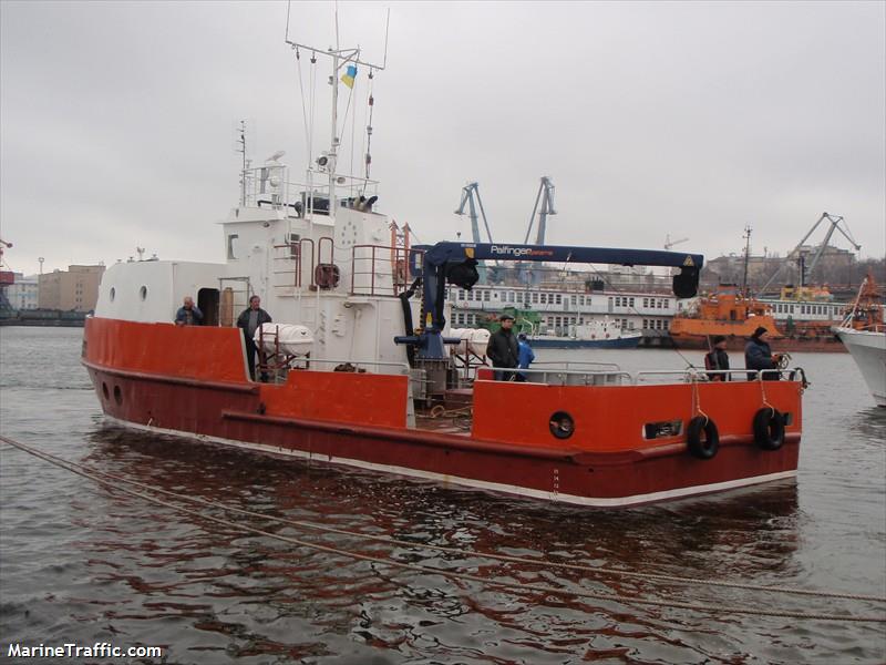 shliahovyk (Law enforcment) - IMO , MMSI 272104900 under the flag of Ukraine