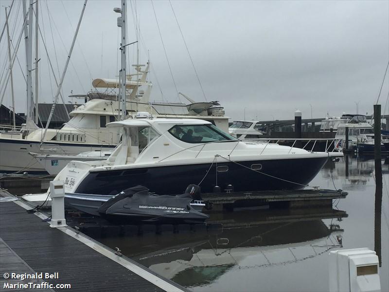 blue eyes (Pleasure craft) - IMO , MMSI 338205087 under the flag of USA